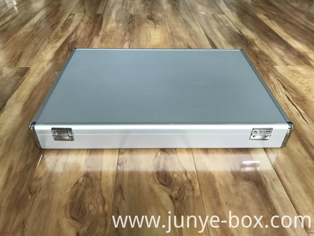 Aluminium Case with Cut-out Foam Aluminium Case with Cut-out Foam